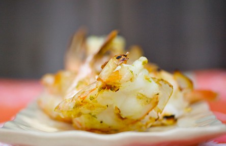 garlicky-grilled-butterflied-shrimp-recipe